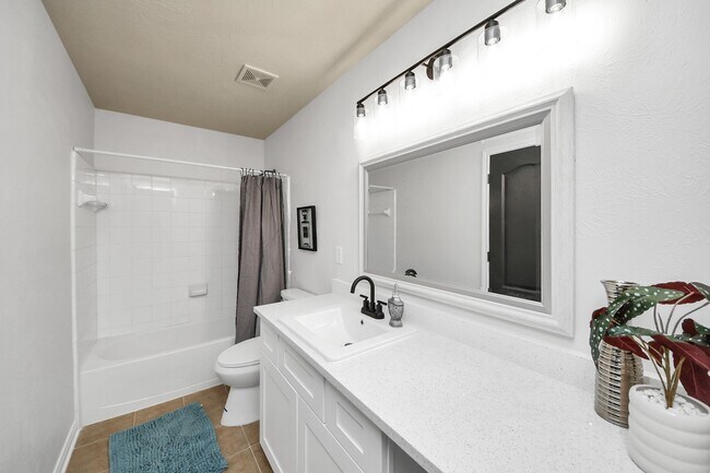Building Photo - 15122 Heron Meadow Ln