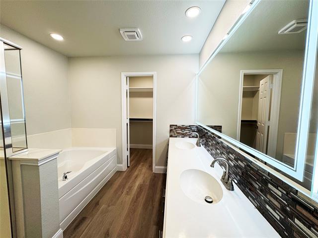 Building Photo - 220 Ame Ln