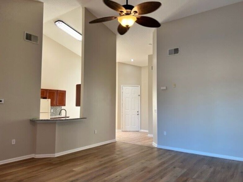 Building Photo - 1705 Prestwick Pl