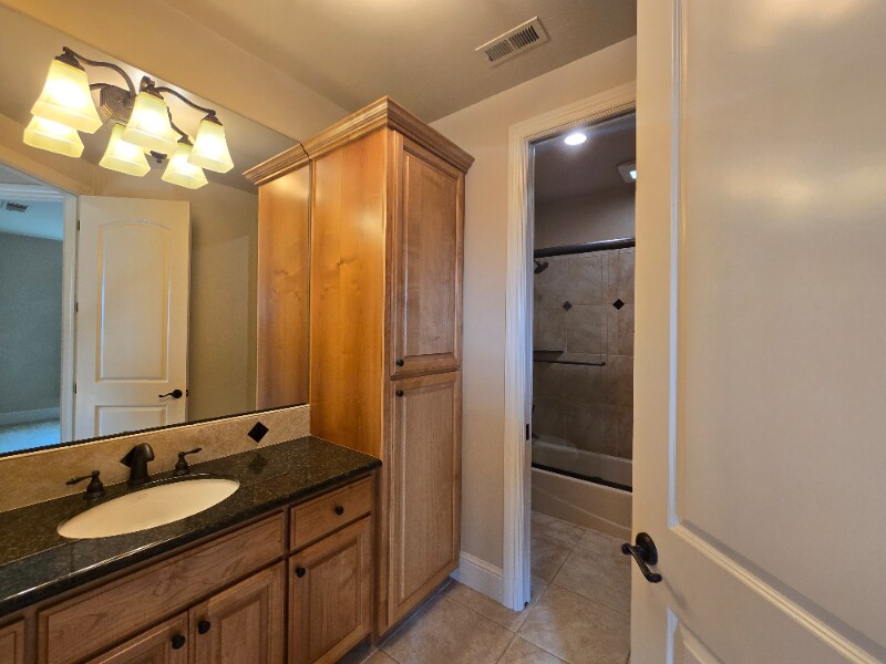 Building Photo - 3766 Mira Loma Dr