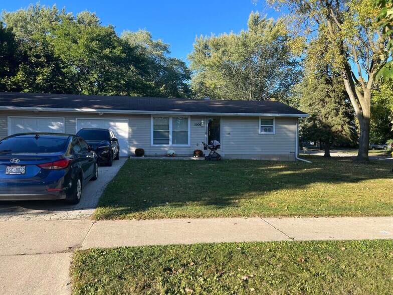 Primary Photo - 2906 Glendale Ave