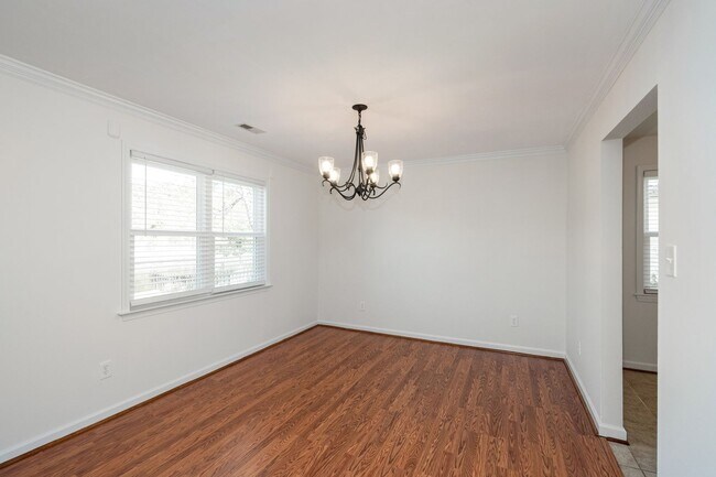 Building Photo - Beautiful Ranch in Pine Meadows | Water View