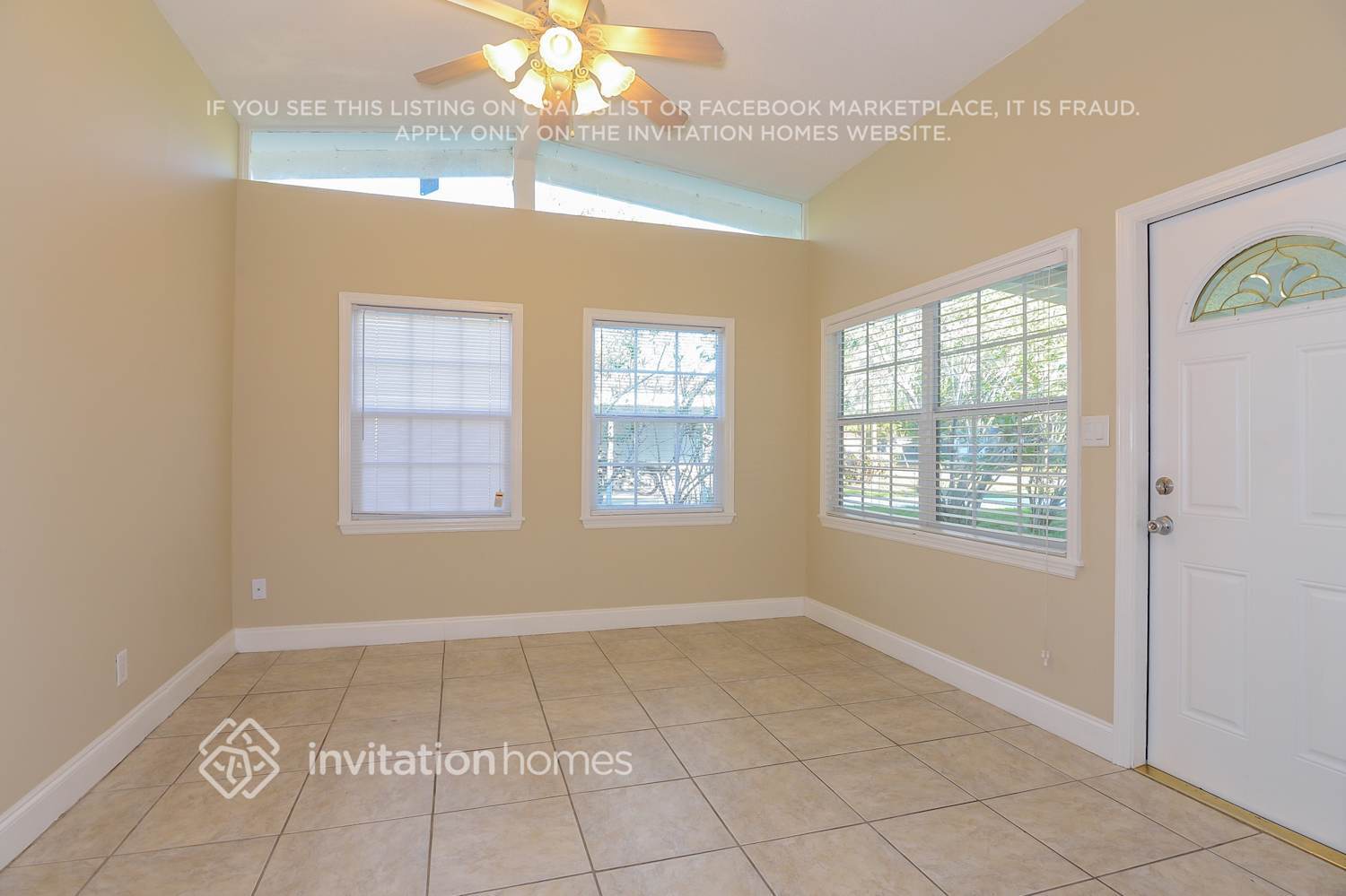 Building Photo - 3701 Schwalbe Dr
