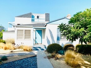 Building Photo - BEAUTIFUL 2BD/1BA CONDO IN CROWN POINT! W/ GARAGE & LAUNDRY! $3,595/mo