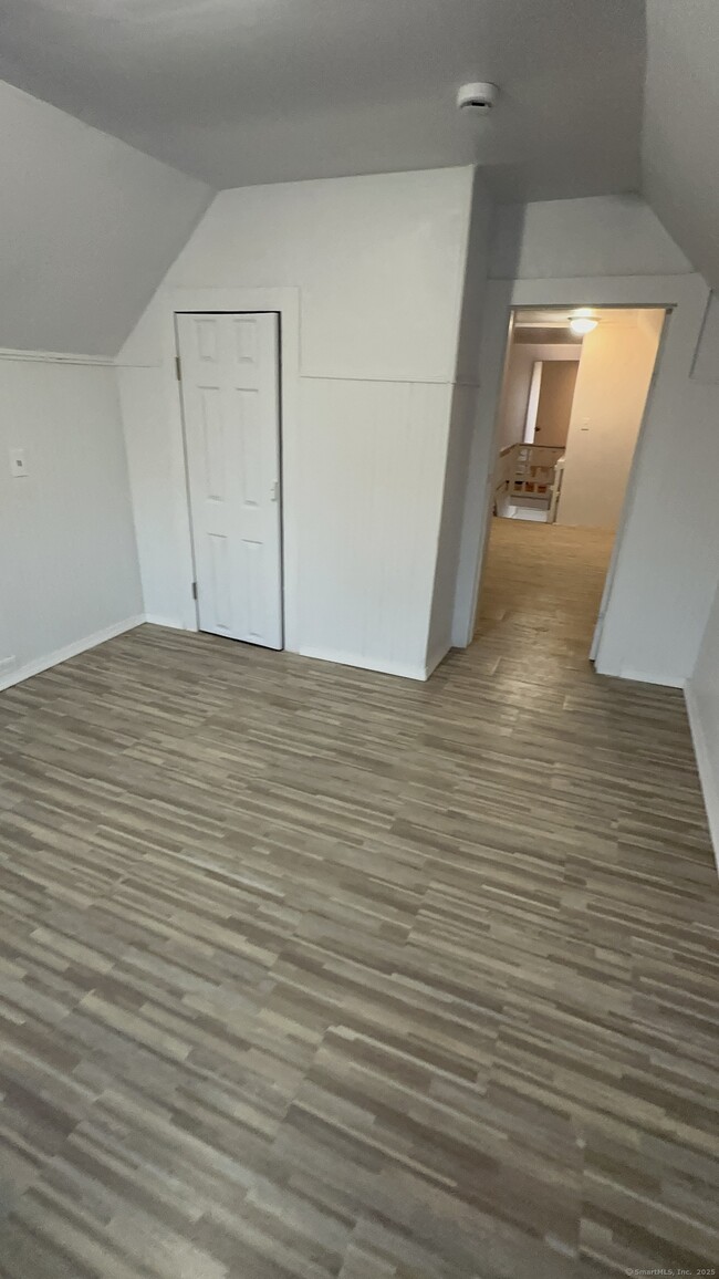Building Photo - 1036 Maplewood Ave