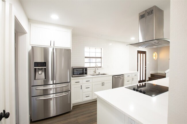 Building Photo - 1929 N Lake Trail