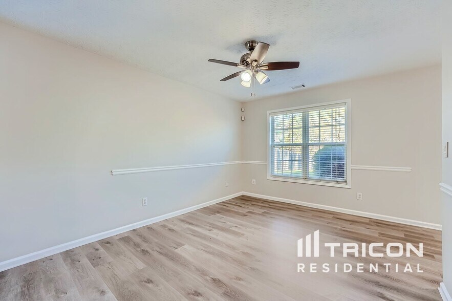 Building Photo - 1504 Riverglen Dr