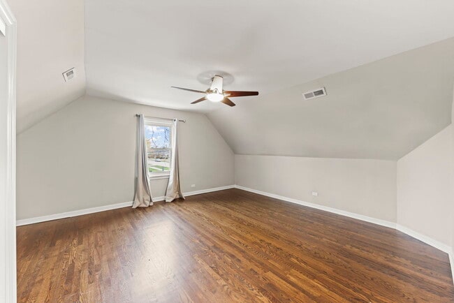 Building Photo - 2852 Scott St