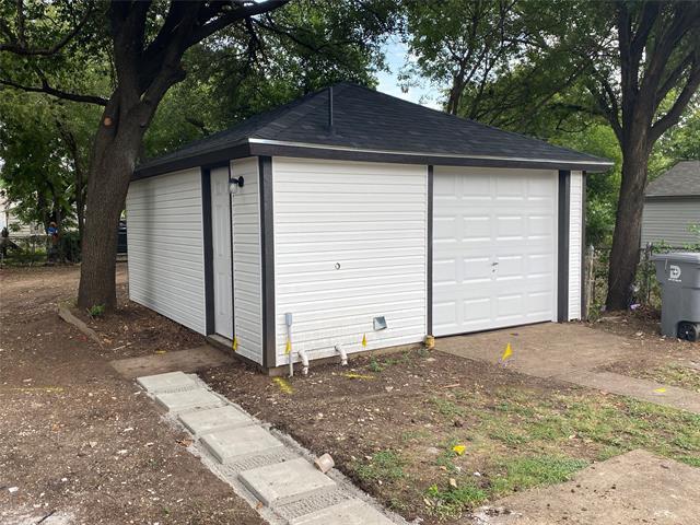 Building Photo - 2211 W Illinois Ave