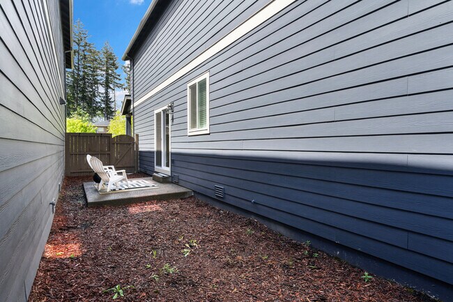 Building Photo - 3740 SE Willamette Ave