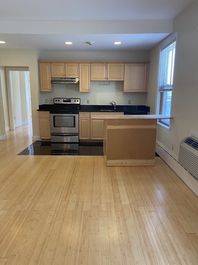 Building Photo - 302 Benefit st/Luxury Residences for Lease