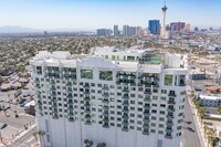 Building Photo - 1 bed modern loft high rise in the Arts Di...
