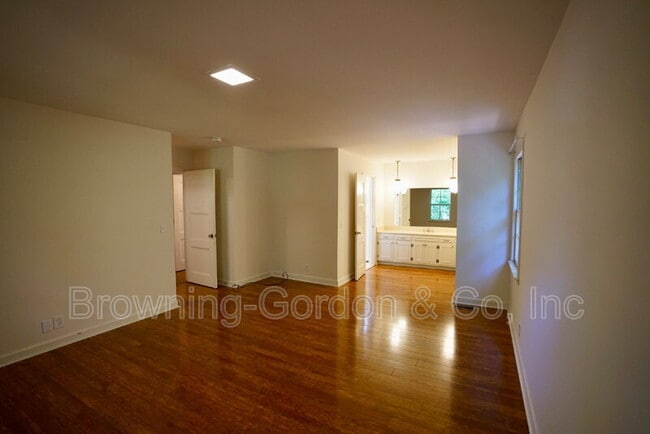 Building Photo - 5345 Green Valley Ct