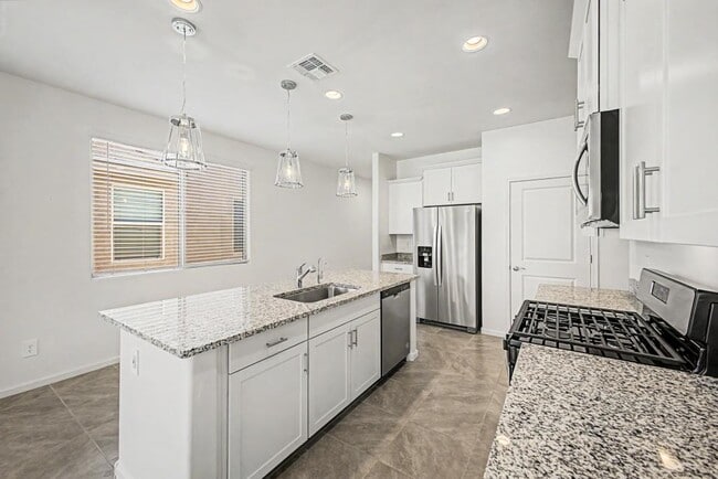 Building Photo - 12528 E Caden Dr