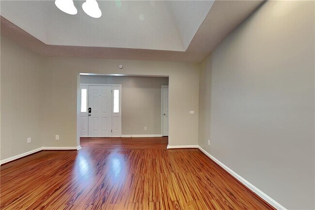Building Photo - 677 Longbow Ct