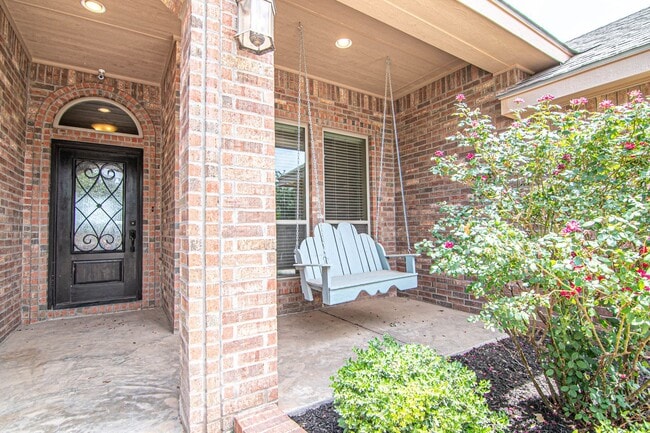 Building Photo - 5811 Oak Creek Drive