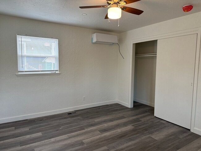 Building Photo - Completely remodeled 2 bedroom gem with 1 car garage Near the VA Hospital