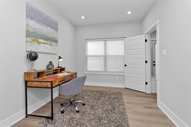 Building Photo - 1616 Euel St