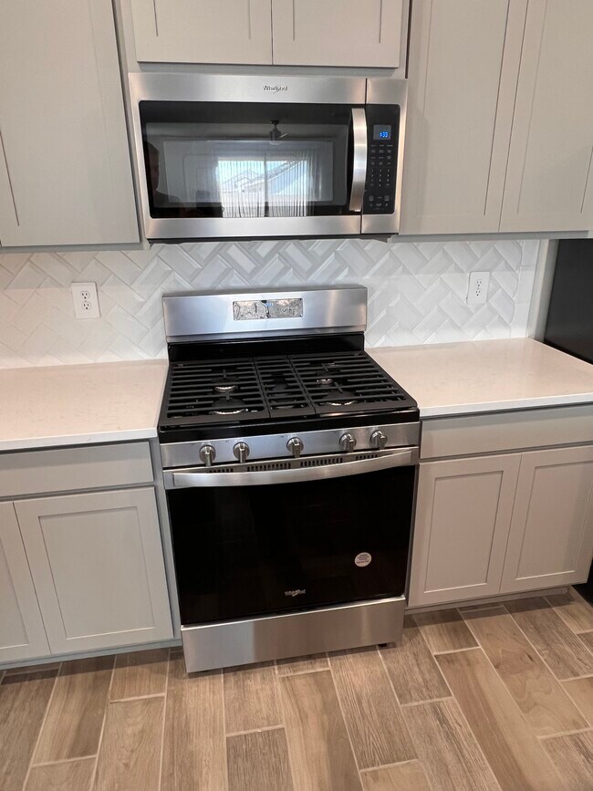 5 burner gas range - 37640 W San Sisto Ave