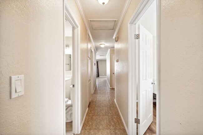 Building Photo - 56034 Desert Gold Dr