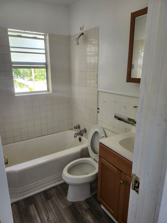 Building Photo - 715 Liberty St