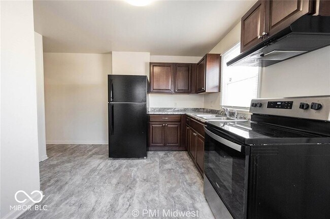 Building Photo - 264 N Holmes Ave