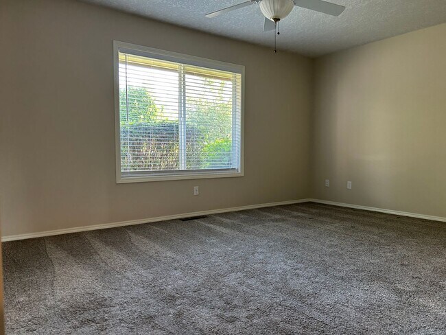 Building Photo - Beautiful Single Family Home in N. Keizer