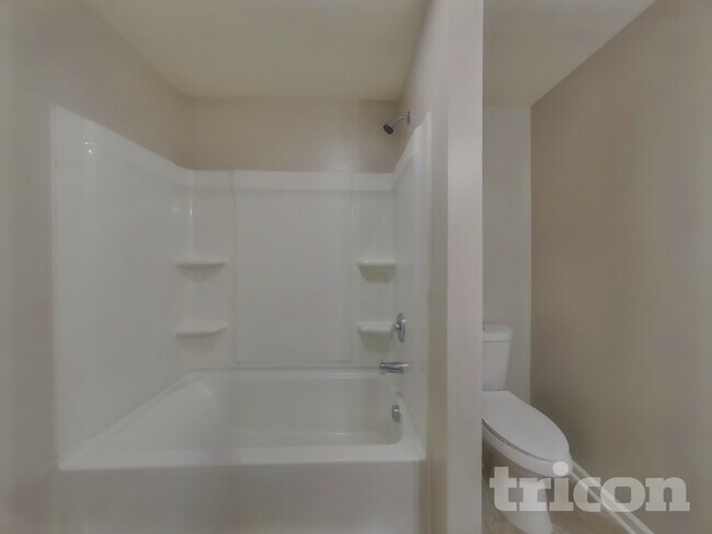 Building Photo - 178 Hidden Lakes Rd