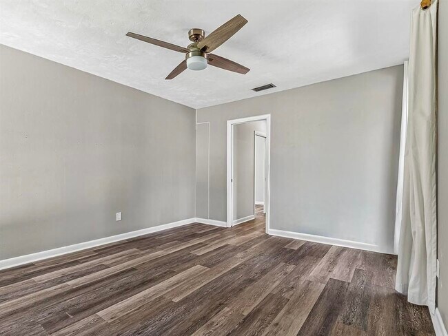 Building Photo - 3335 Micanopy Trail