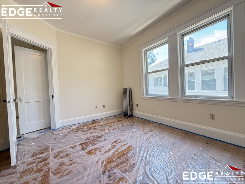 Building Photo - 58 Kenrick St