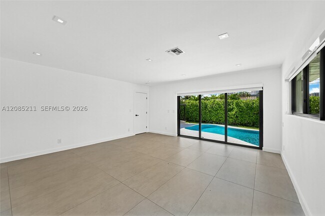 Building Photo - 536 Hibiscus Dr