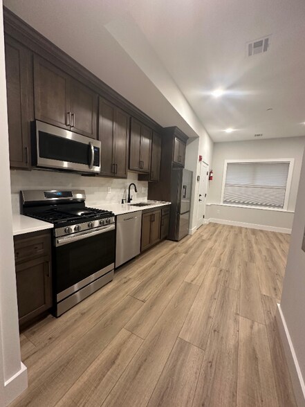 Building Photo - 56 Brill St