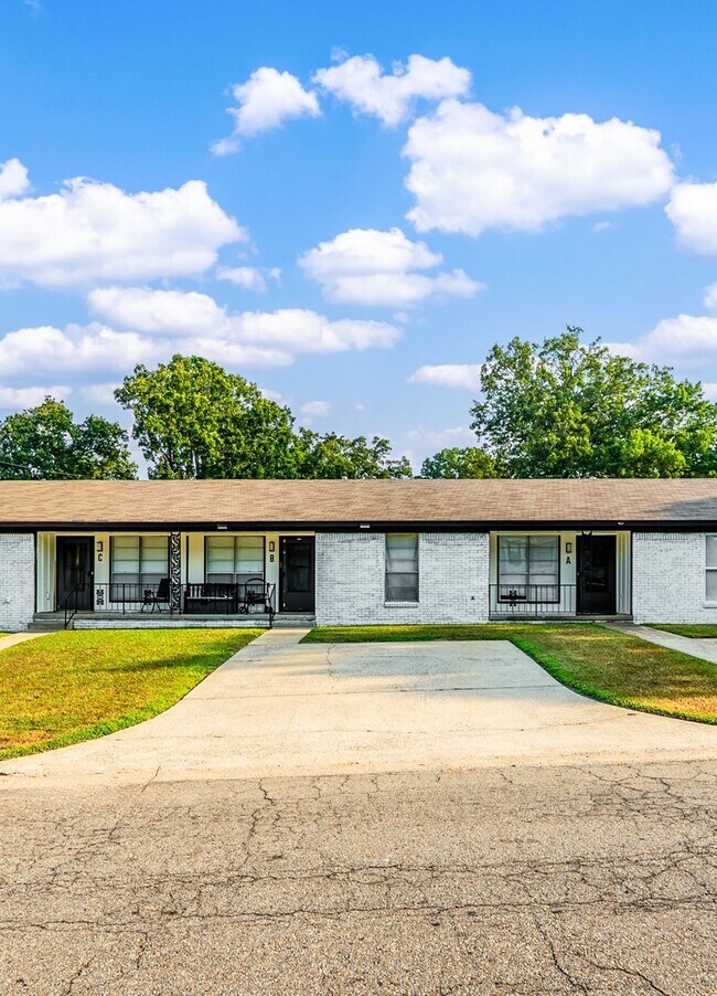 Primary Photo - 9000 Woodbine Dr