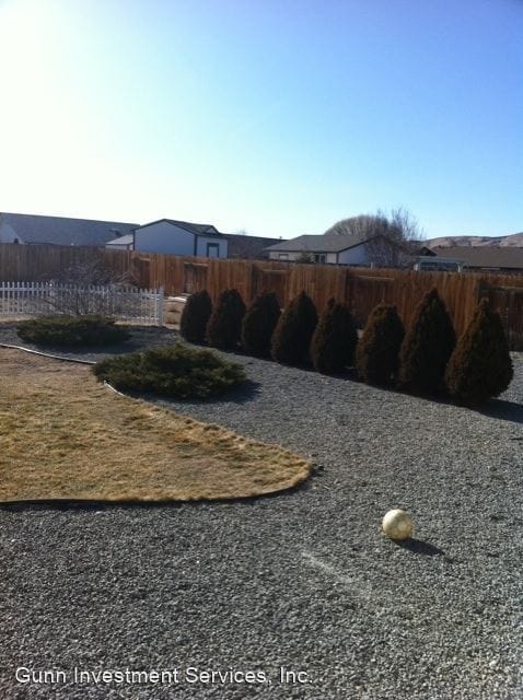 Building Photo - 3 br, 2 bath House - 1422 Rosy Finch Drive