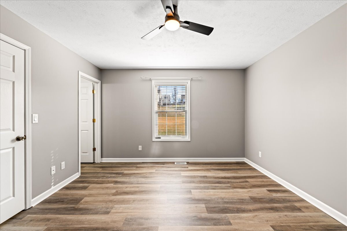 Building Photo - 230 Clover Cir