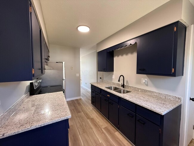 Building Photo - 480 Diven Ln