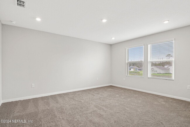 Building Photo - 14710 Cashew Ave