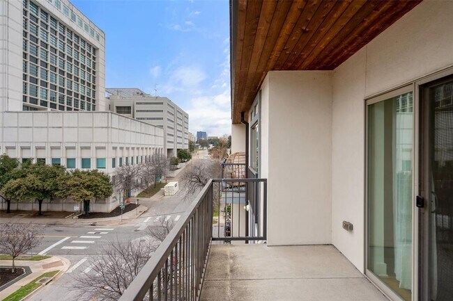 Building Photo - 908 Nueces St