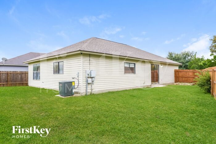 Building Photo - 2304 Paddle Creek