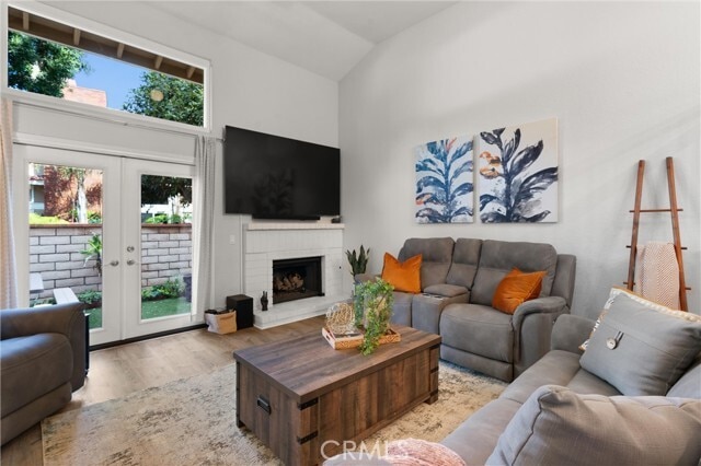 Building Photo - 7801 Seaglen Dr