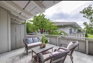 Building Photo - Welcome to this beautiful upstairs condo n...