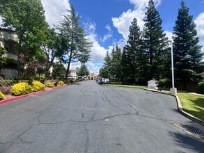 Building Photo - Very Nice 2 Bedroom and 2 Bathroom Apartment $2,450 + $125.00 WSG