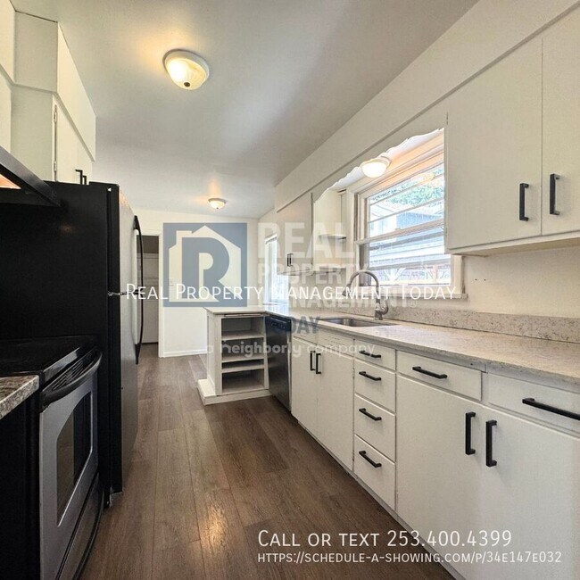 Building Photo - 2021 E 72nd St