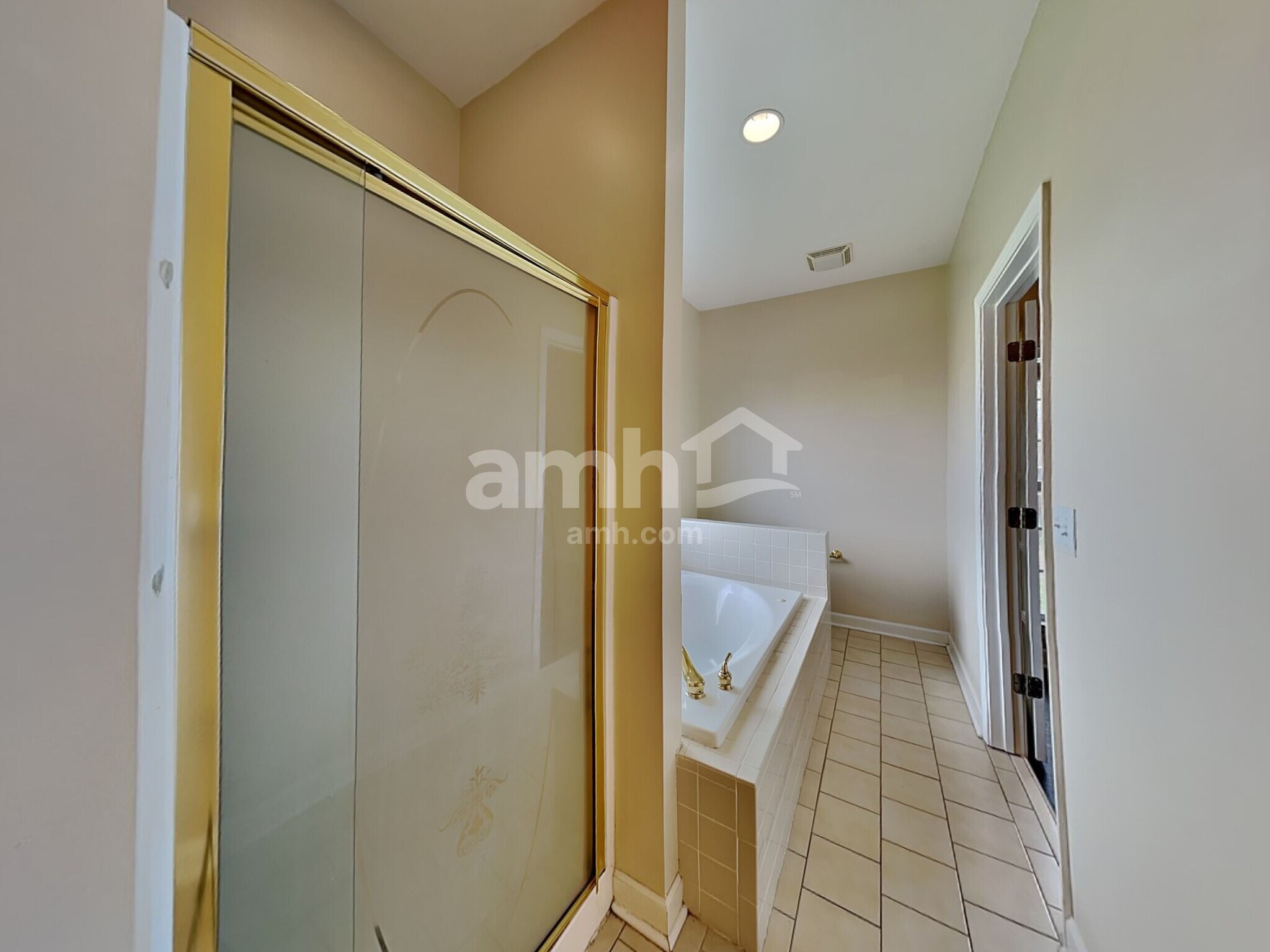 Building Photo - 1707 Arrowhead Dr