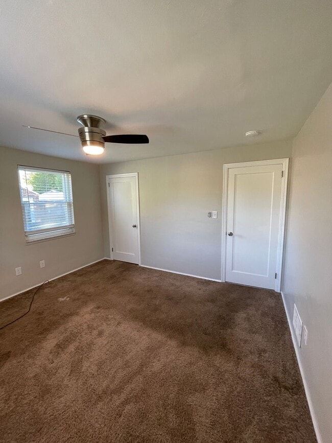 Building Photo - 139 Rodilin Dr