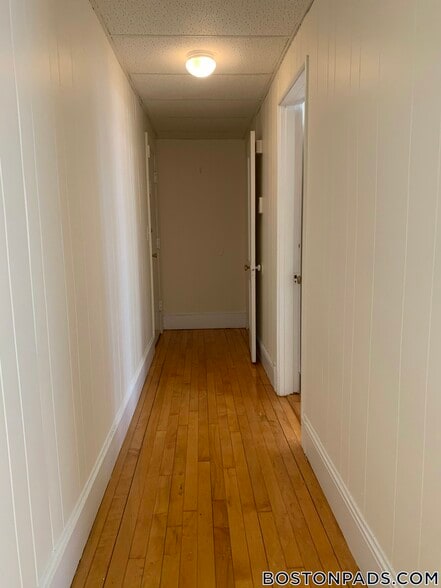 Building Photo - 437 Cambridge St