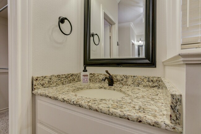 Building Photo - 803 Avenue S