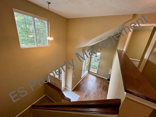 Building Photo - Wonderful 3 Bedroom 2.5 Bathroom Two Story...