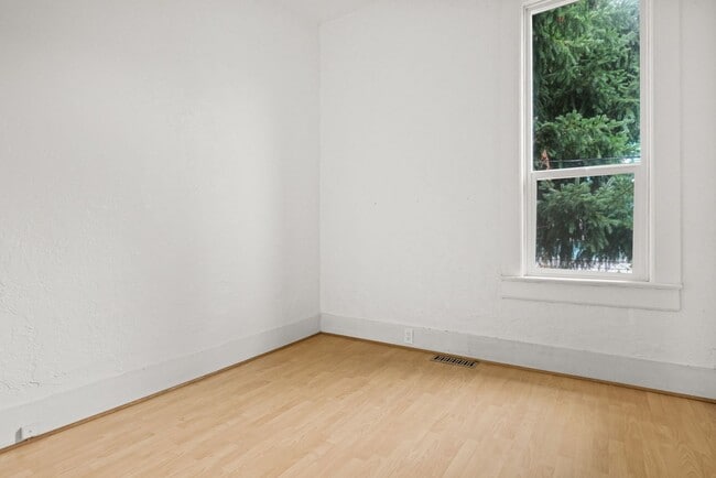 Building Photo - 70 NE Tillamook St