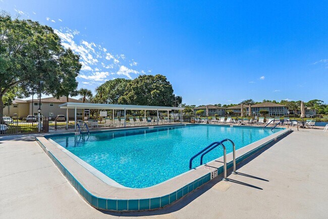 Building Photo - 14 Lake Vista Trail